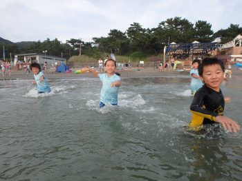 TIDEPOOL「しぜん」夕日に向かってジャンプ！！