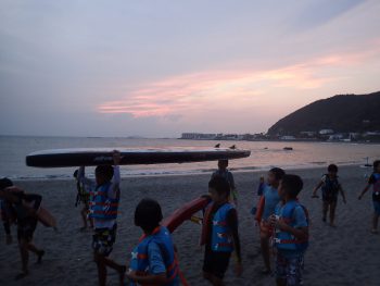 素敵な夕日になってきましたね。「しぜん」木曜日